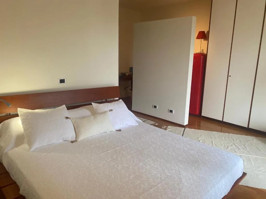 Chambre Dans La Tour Bergamo 0*,