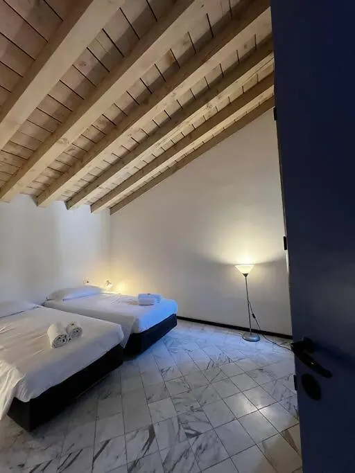 Guest house Chambre Dans La Tour Bergamo