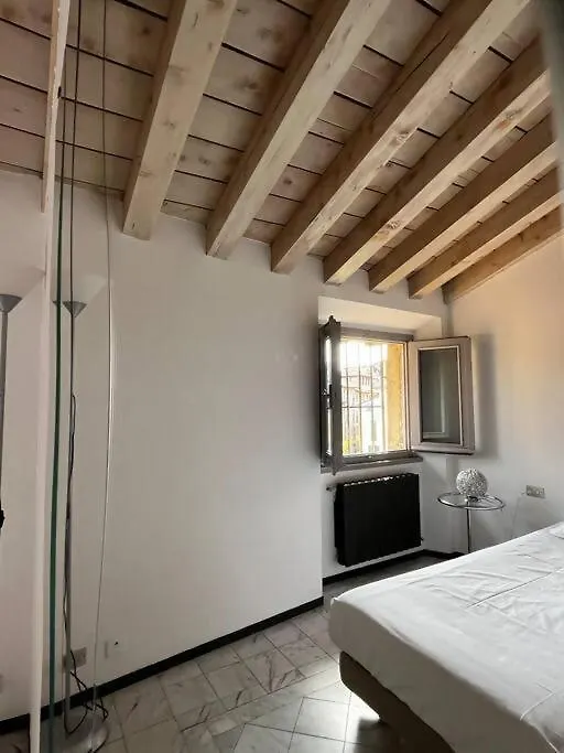 Guest house Chambre Dans La Tour Bergamo Italy