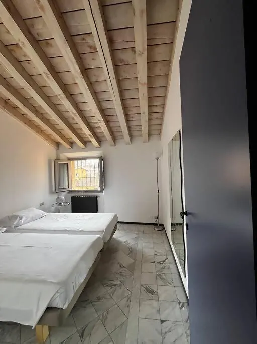 Chambre Dans La Tour Bergamo Guest house