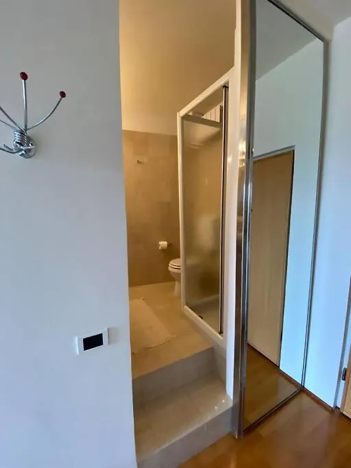 Chambre Dans La Tour Bergamo 0*,  Italy