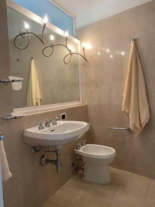 Guest house Chambre Dans La Tour Bergamo Italy