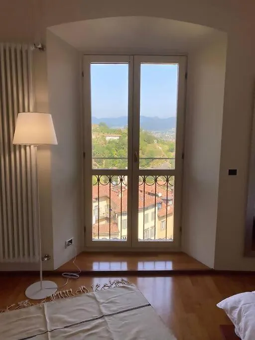 Chambre Dans La Tour Bergamo 0*,  Włochy