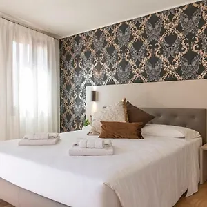 hotel-grifoni-palace.hotelslidodijesolo.com/